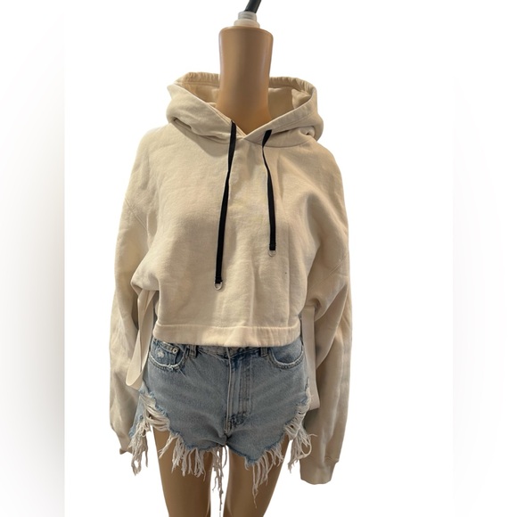 Thick and cozy cropped hoody 🩷 - Picture 4 of 9